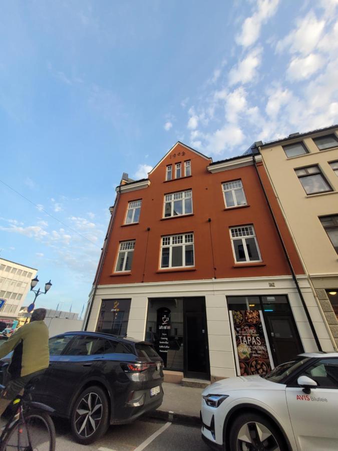 Single Elegant Room I Sentrum- Sea View Alesund Bagian luar foto